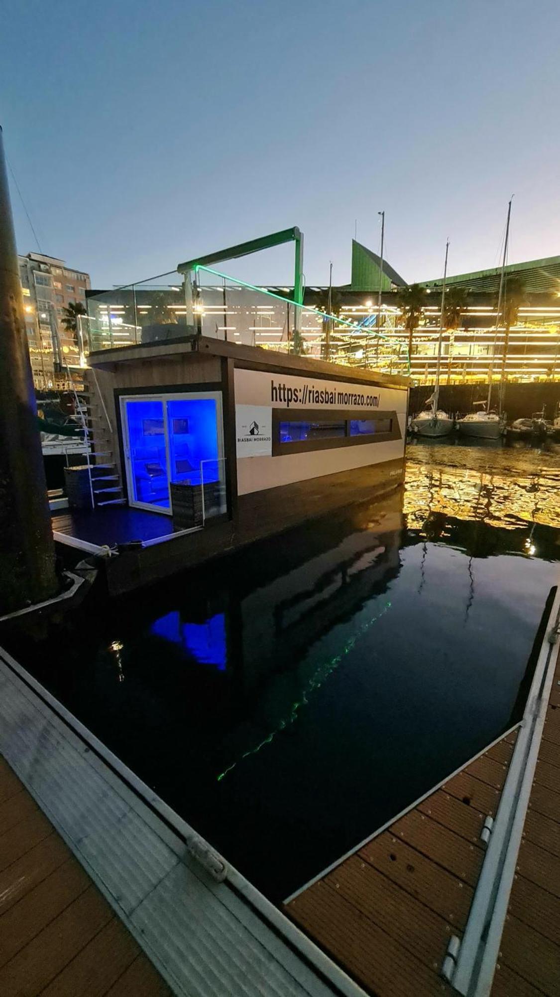 Barco-Apartamento En El Nautico De Виго Экстерьер фото