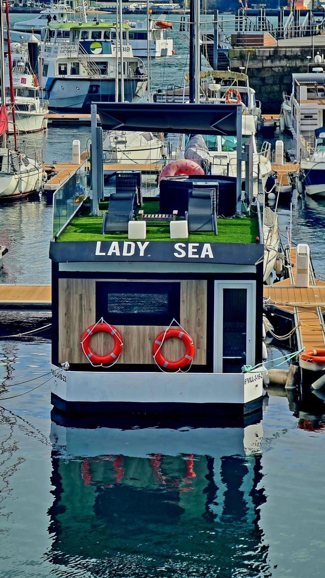 Barco-Apartamento En El Nautico De Виго Экстерьер фото