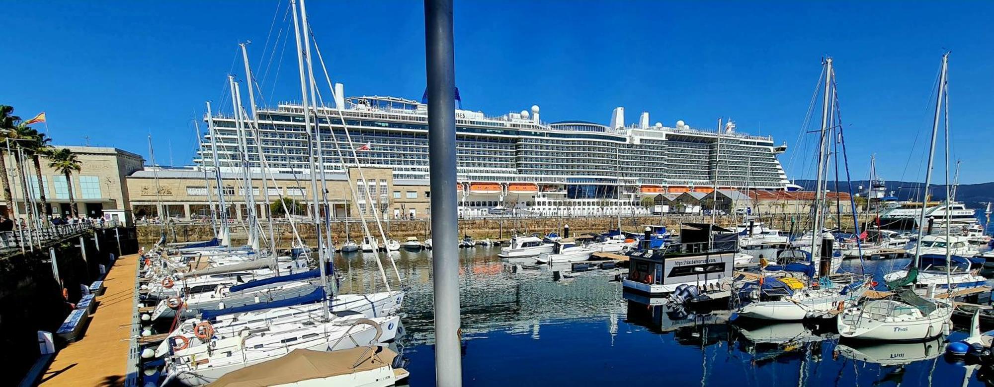 Barco-Apartamento En El Nautico De Виго Экстерьер фото