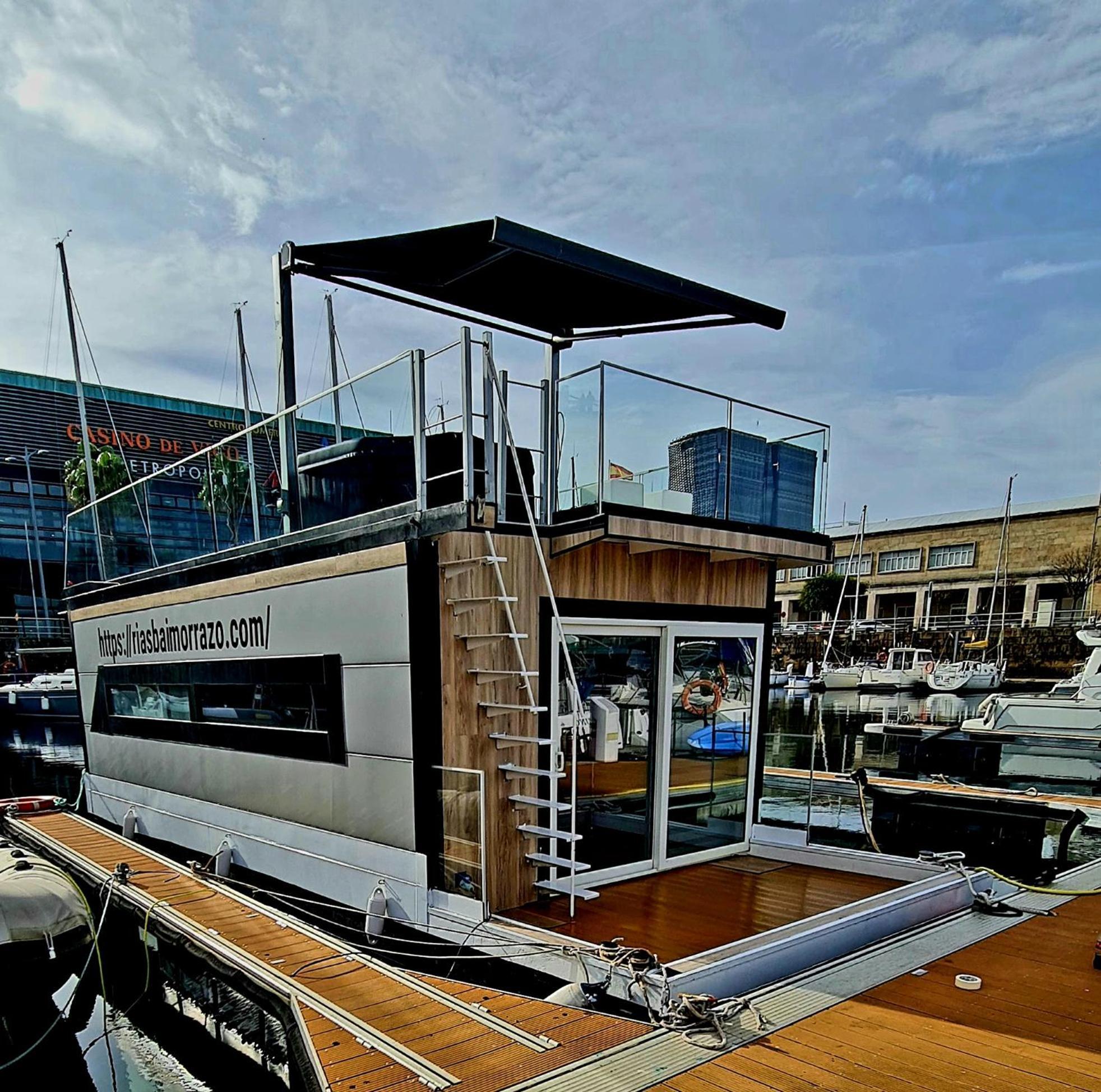Barco-Apartamento En El Nautico De Виго Экстерьер фото