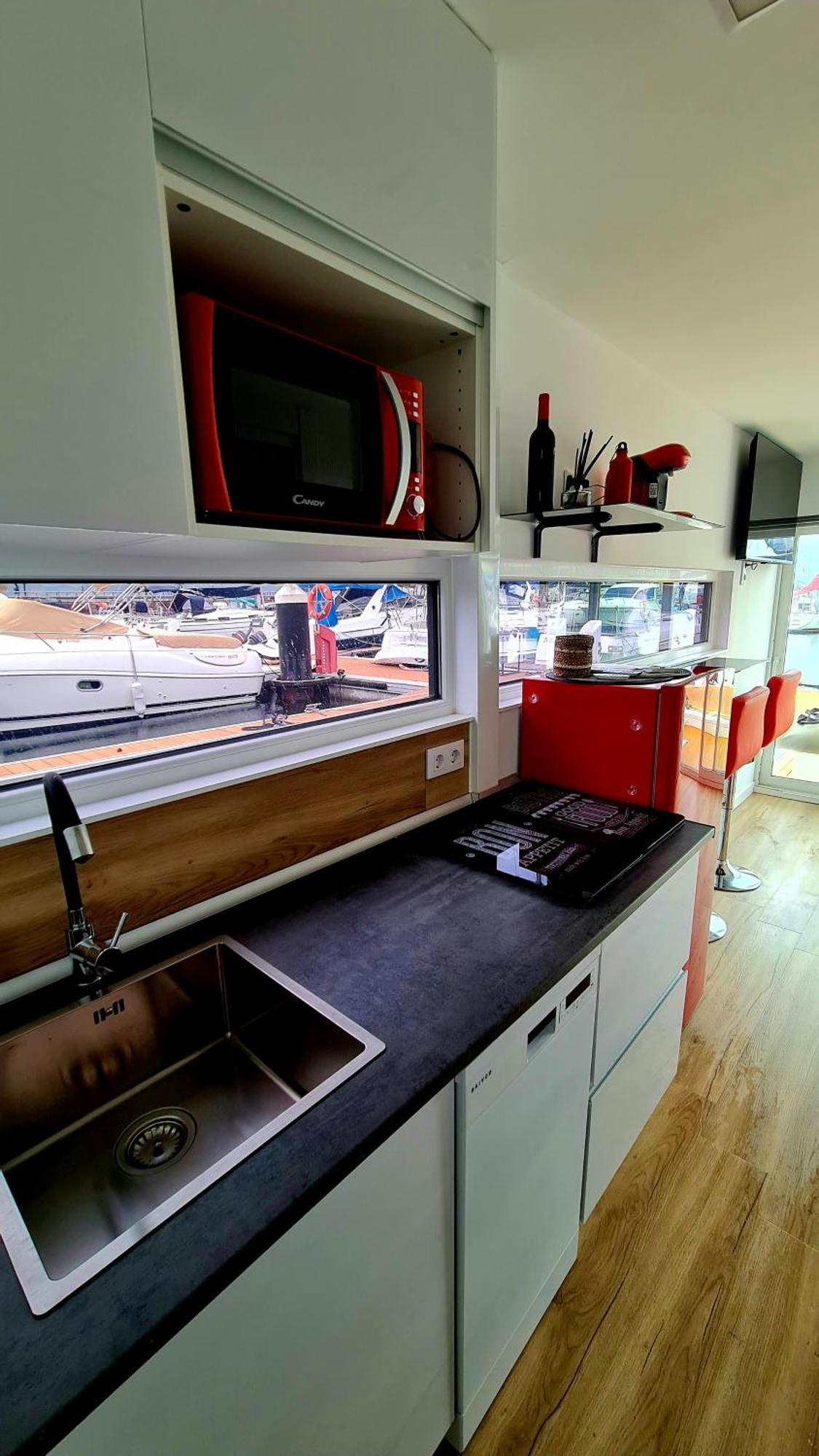 Barco-Apartamento En El Nautico De Виго Экстерьер фото