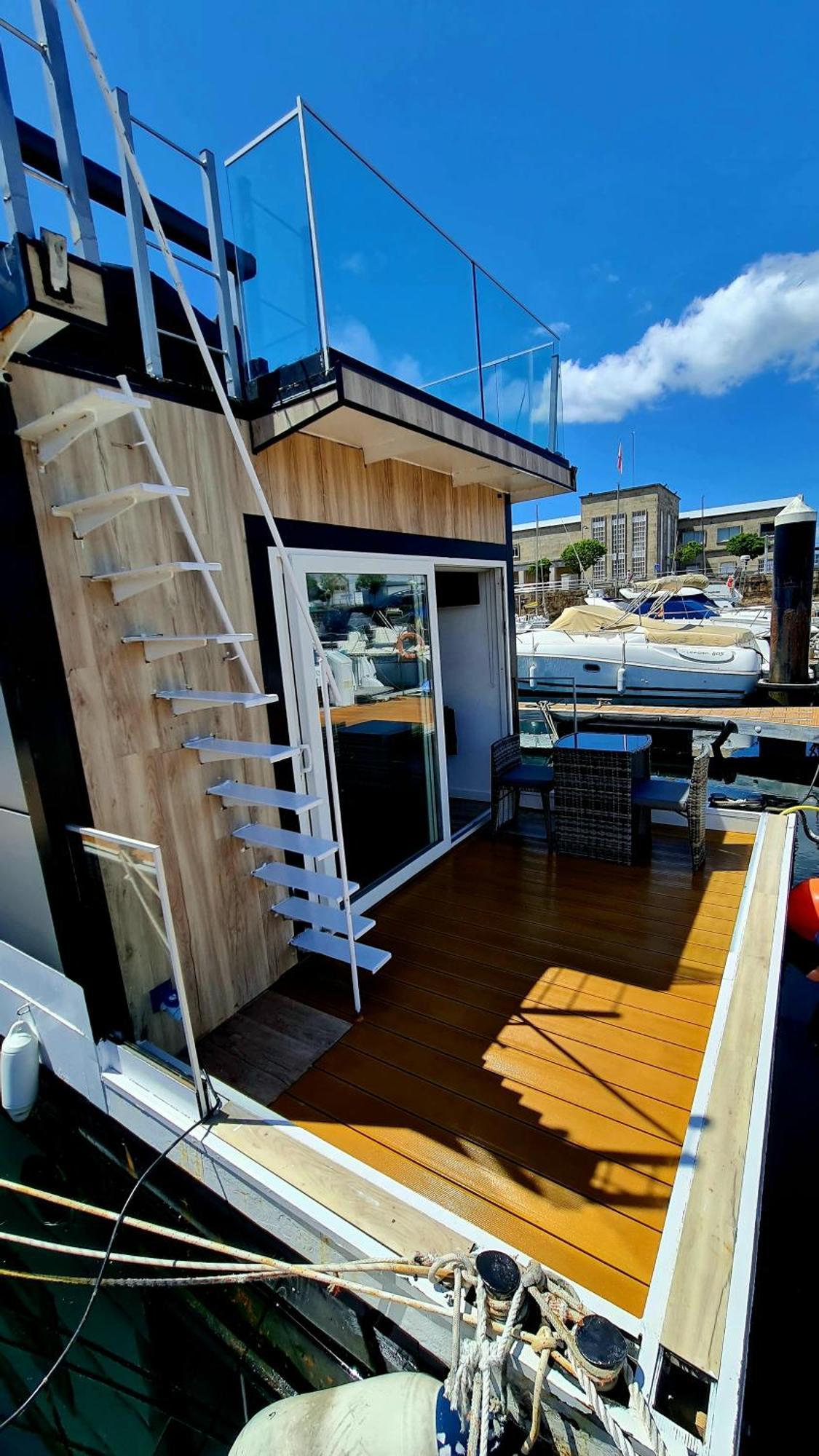 Barco-Apartamento En El Nautico De Виго Экстерьер фото