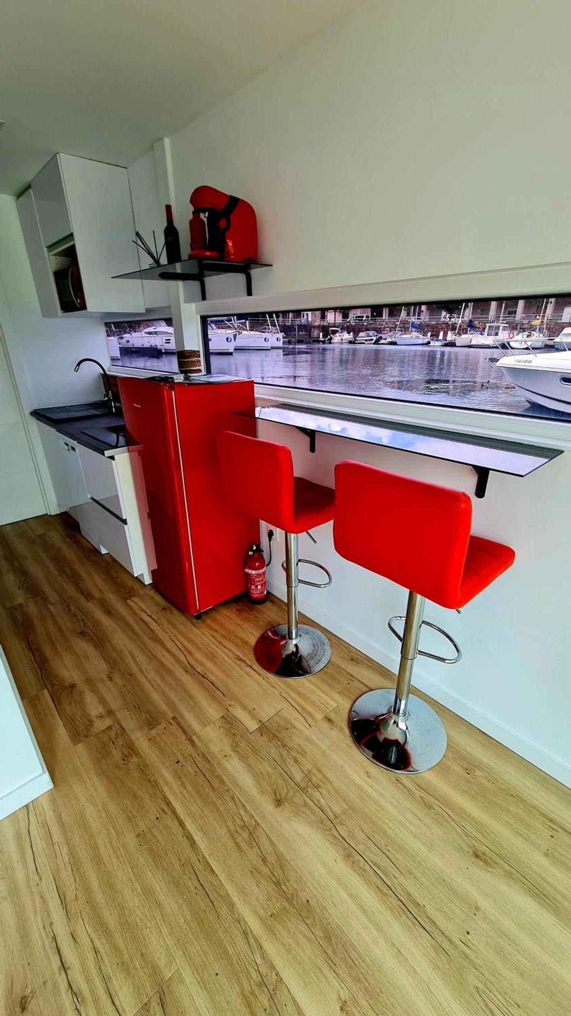 Barco-Apartamento En El Nautico De Виго Экстерьер фото