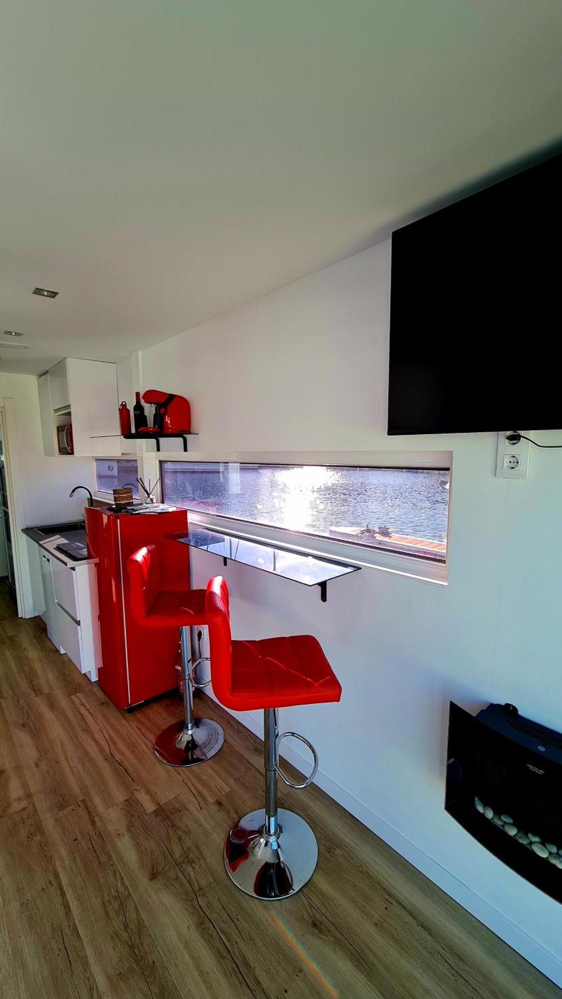 Barco-Apartamento En El Nautico De Виго Экстерьер фото