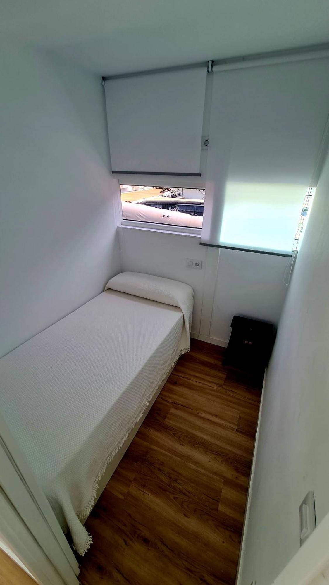 Barco-Apartamento En El Nautico De Виго Экстерьер фото